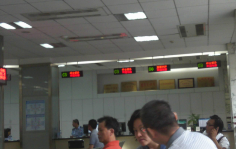 取号机也在医院安家落户了